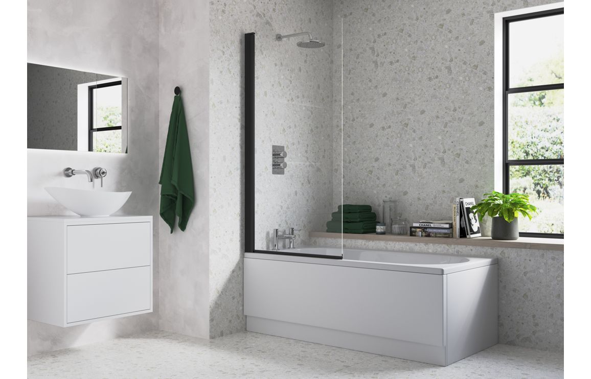 Single straight bath screen with matt black frame and clear glass panel